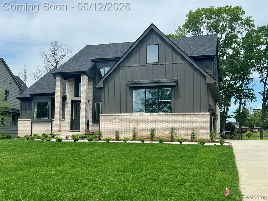 2934 W Walton, Waterford, MI 48329 - #2