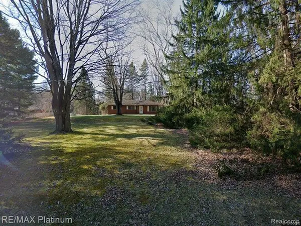 9466 Hyne, Brighton, MI 48114