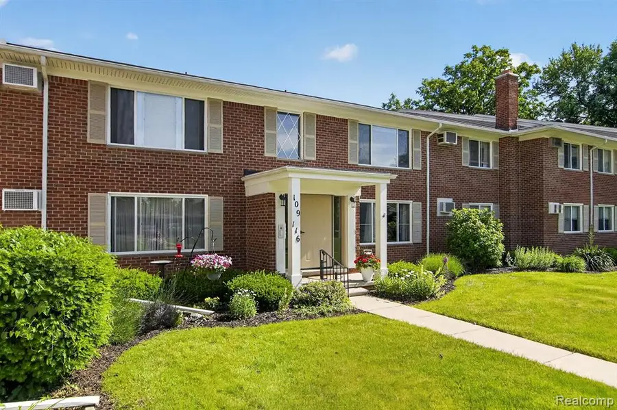 24111 Meridian #116, Grosse Ile, MI 48138 - #2