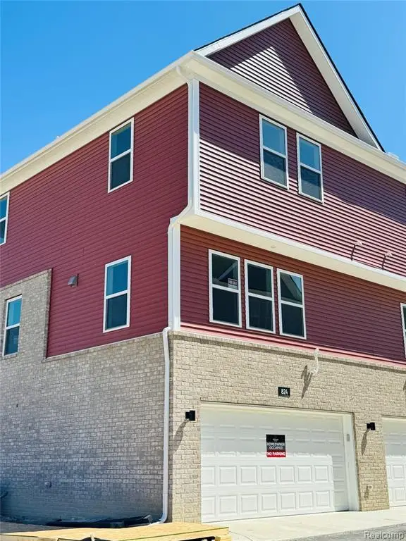 824 Huntley, Troy, MI 48085