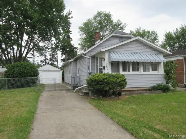 22044 Elmwood, Eastpointe, MI 48021