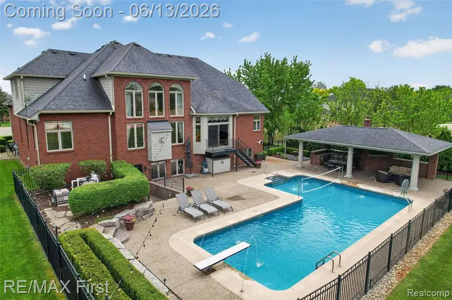 13800 Berryknoll, Shelby, MI 48315 - #3