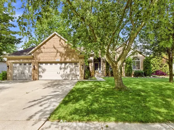 3422 Woodfield, East China, MI 48054