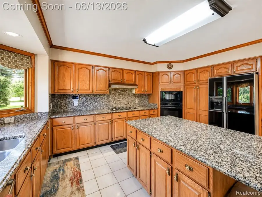 29342 Strathmore, Farmington, MI 48331 - #3