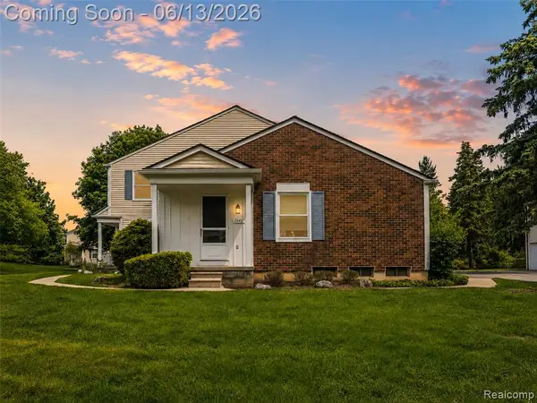 1442 Mariner, Walled Lake, MI 48390