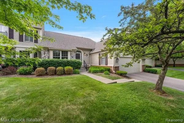 2478 Wildbrook, Bloomfield Hills, MI 48304