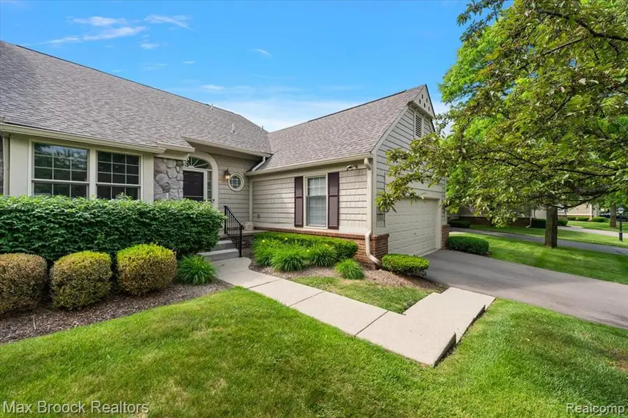 2478 Wildbrook, Bloomfield Hills, MI 48304 - #2