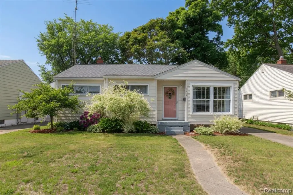 3826 Whittier, Flint, MI 48506 - #1
