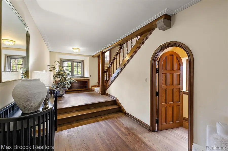 65 Lone Pine, Bloomfield Hills, MI 48304 - #2