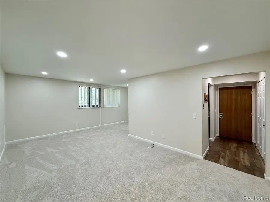 29870 W 12 Mile #703, Farmington, MI 48334 - #3