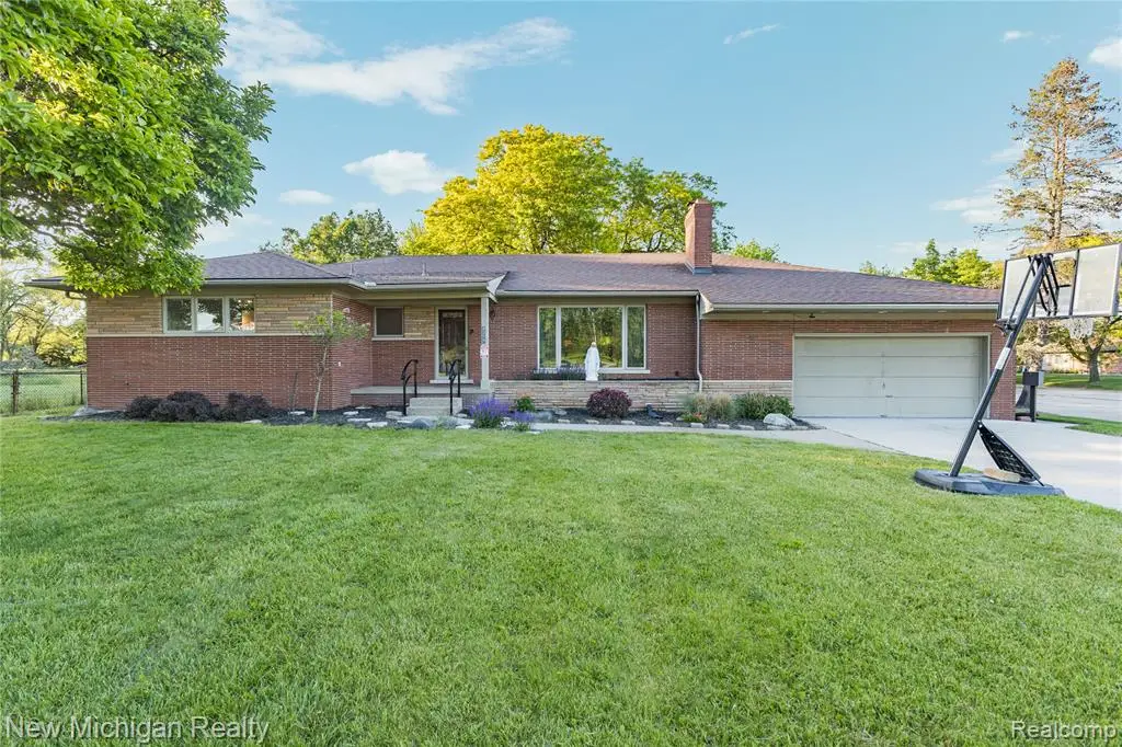 8359 Chicago, Warren, MI 48093 - #1