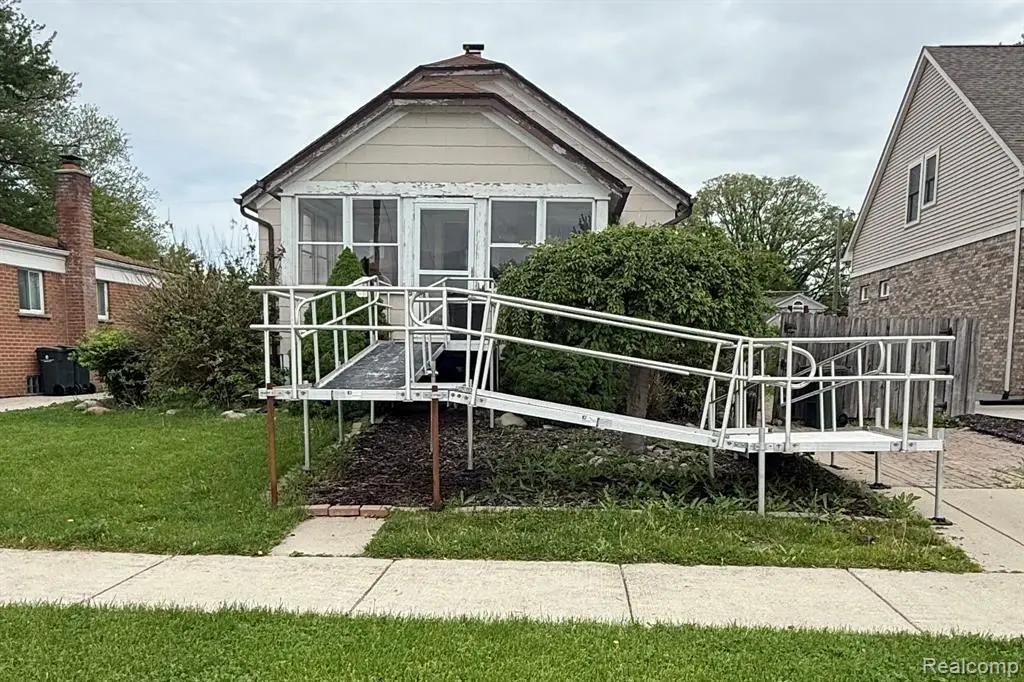 23141 Euclid, Saint Clair Shores, MI 48082 - #1
