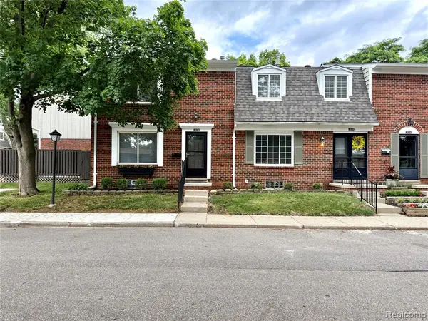 2028 Wickham, Royal Oak, MI 48073