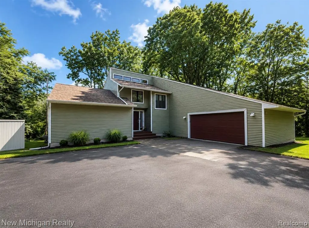 7156 River, Flushing, MI 48433 - #1