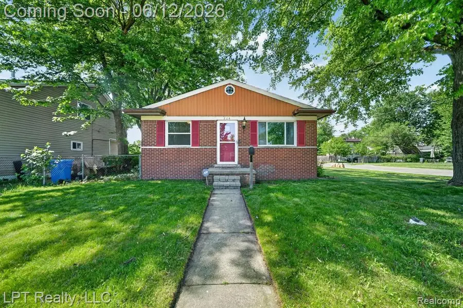 806 E Barrett, Madison Heights, MI 48071 - #3