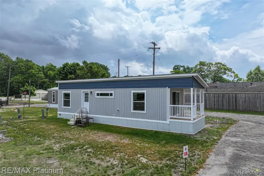 17 Sunset Lane, Fenton, MI  - #2