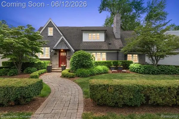 352 S Glenhurst, Birmingham, MI 48009