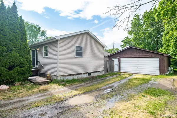 1270 W Oregon, Lapeer, MI 48446