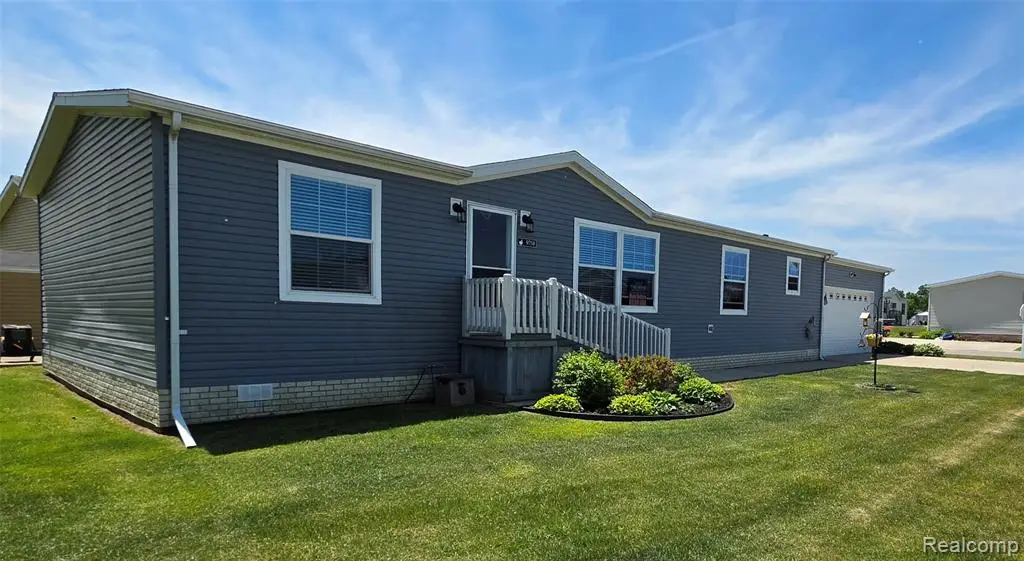 9758 Home, Fenton, MI 48430 - #1