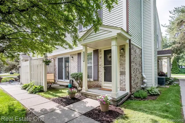 2057 Hidden Meadows #C, Walled Lake, MI 48390