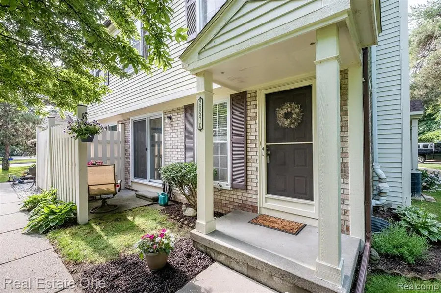 2057 Hidden Meadows #C, Walled Lake, MI 48390 - #3