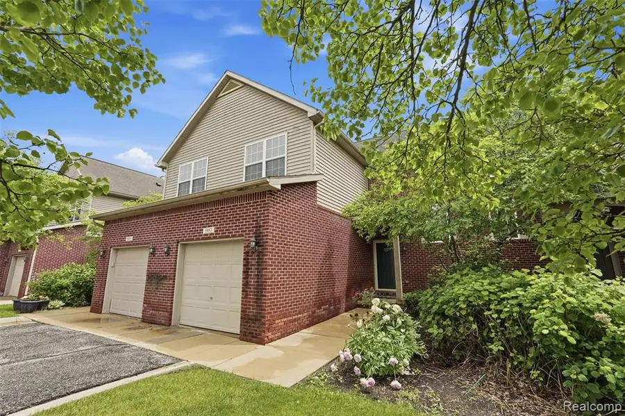 5953 High Point #29, Brighton, MI 48116 - #2