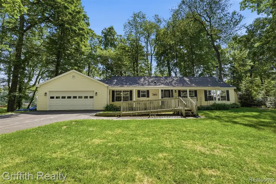 260 Ellsworth Lake, Gregory, MI 48137 - #2