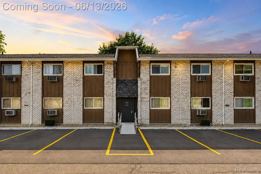 7592 Woodview #4, Westland, MI 48185 - #1
