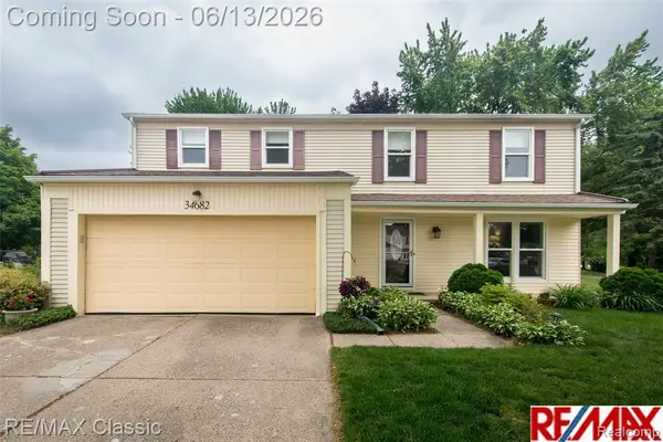 34682 Bunker Hill, Farmington, MI 48331