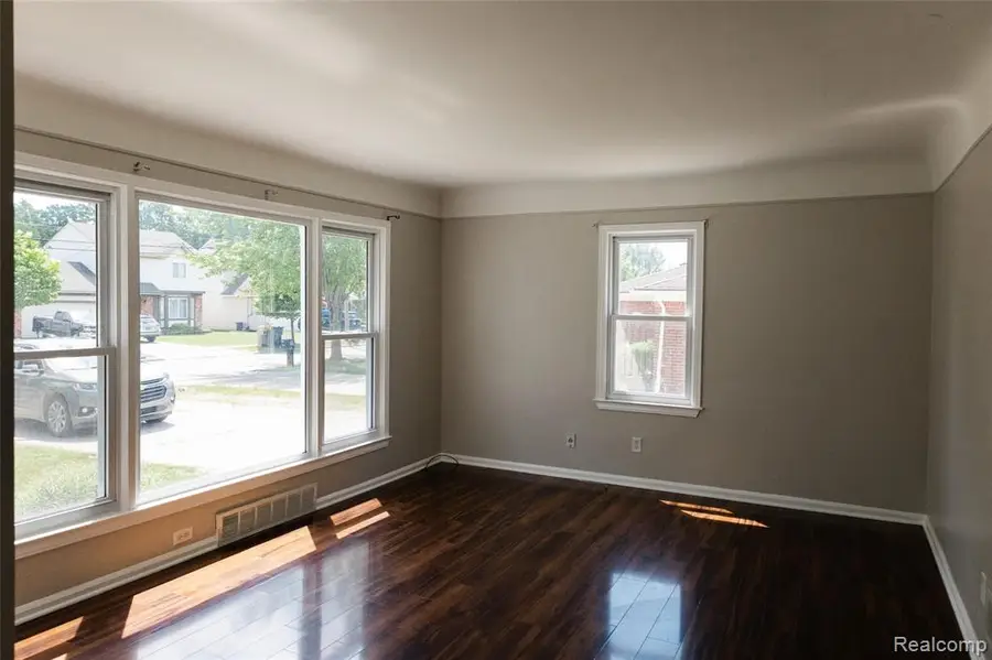 32501 Robeson, Saint Clair Shores, MI 48082 - #3