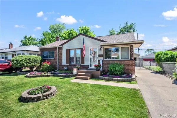28048 Bohn, Roseville, MI 48066