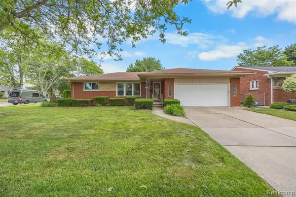 30064 Bentley, Livonia, MI 48154