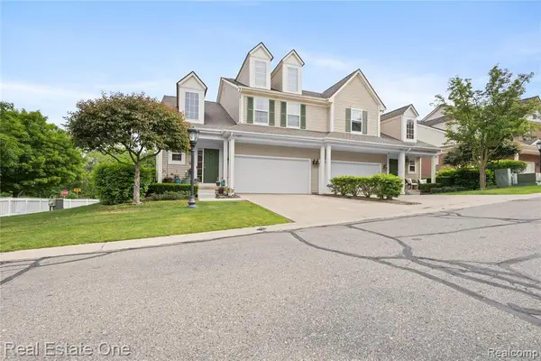 731 E Bluff, Rochester Hills, MI 48307