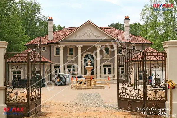 31111 Lahser, Beverly Hills, MI 48025