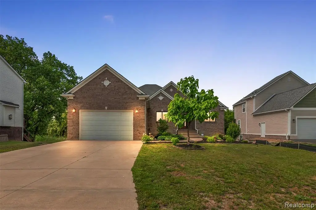 1820 Crimson Ridge, Commerce, MI 48390 - #1