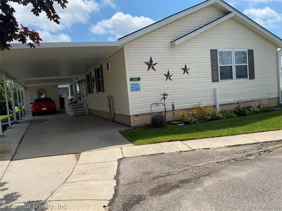 575 Blue Lake, Kimball, MI 48074 - #2