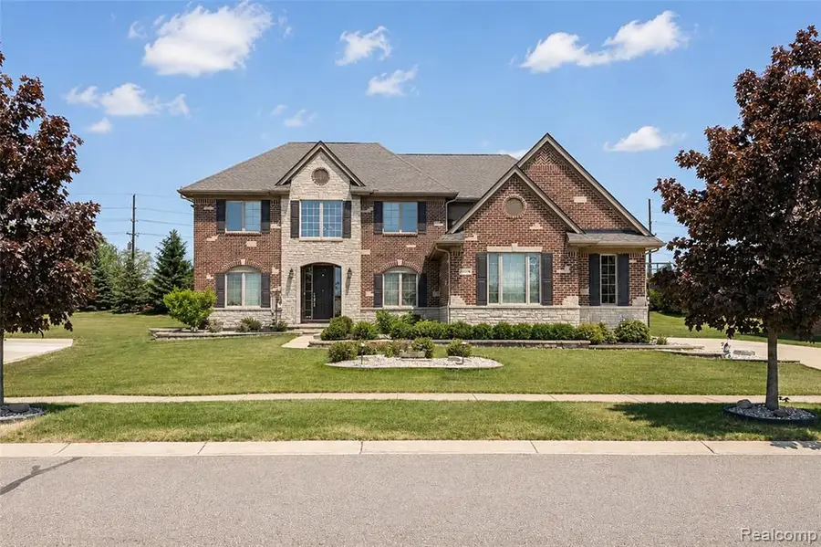 47576 Valencia, Novi, MI 48374 - #2