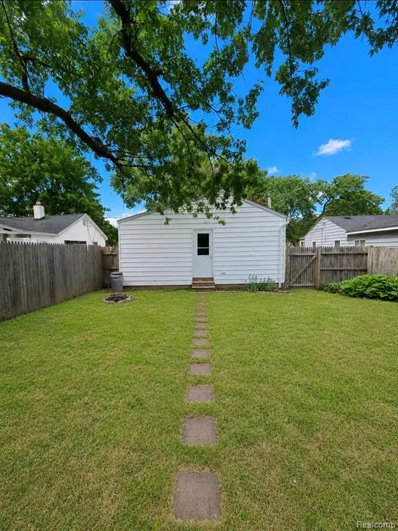 1386 Wells, Burton, MI 48529 - #3