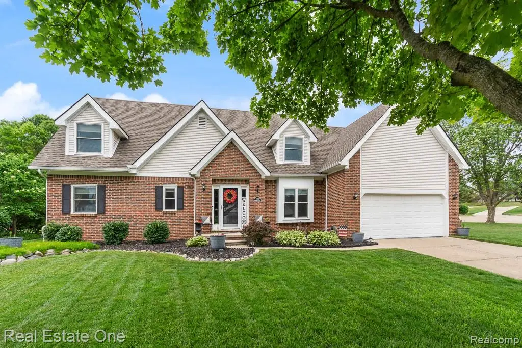 1043 Ridgeview, Lake Orion, MI 48362 - #1