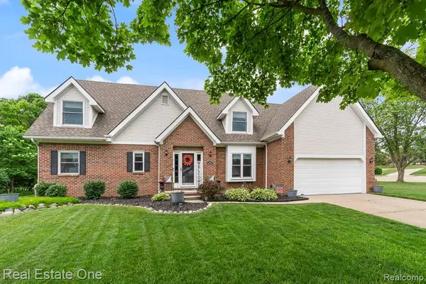 1043 Ridgeview, Lake Orion, MI 48362