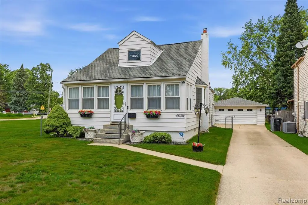 19029 Florian, Roseville, MI 48066 - #1