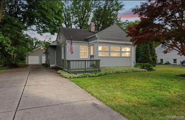 9235 Whitall, Grosse Ile, MI 48138
