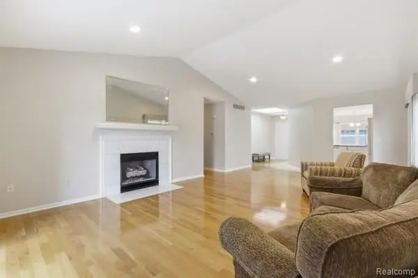 41184 Greenspire, Clinton Township, MI 48038 - #3