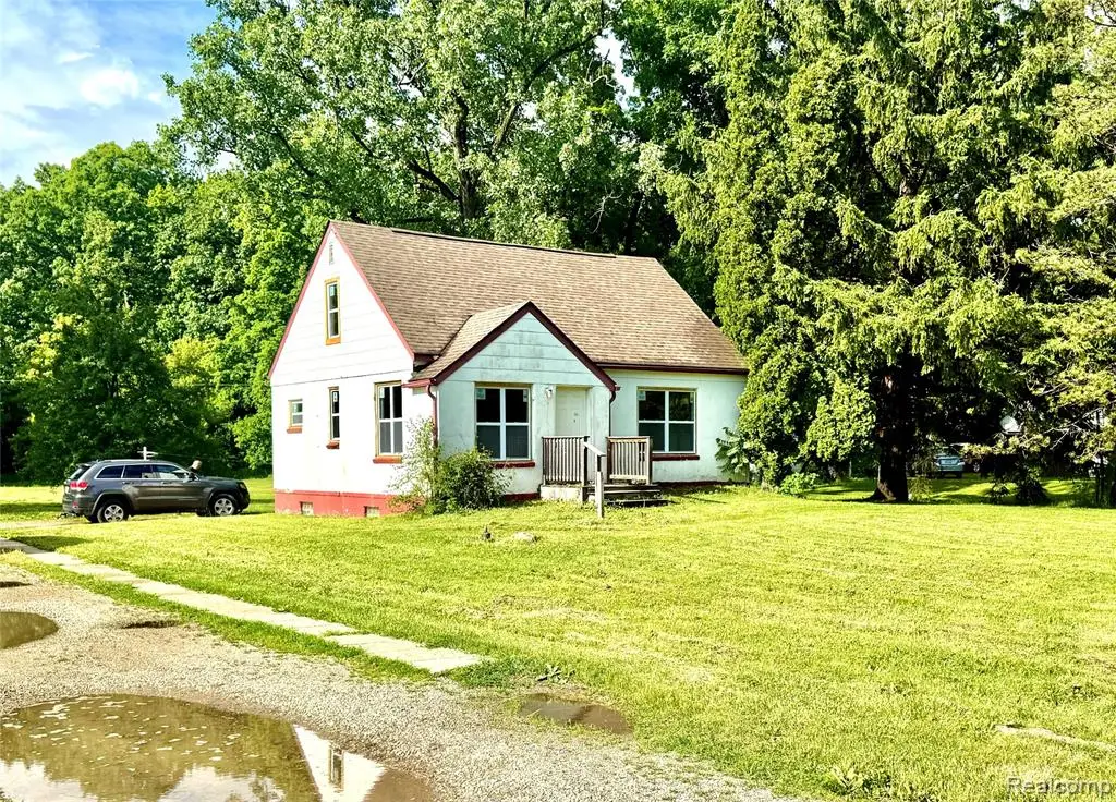 5388 Davison, Lapeer, MI 48446 - #1