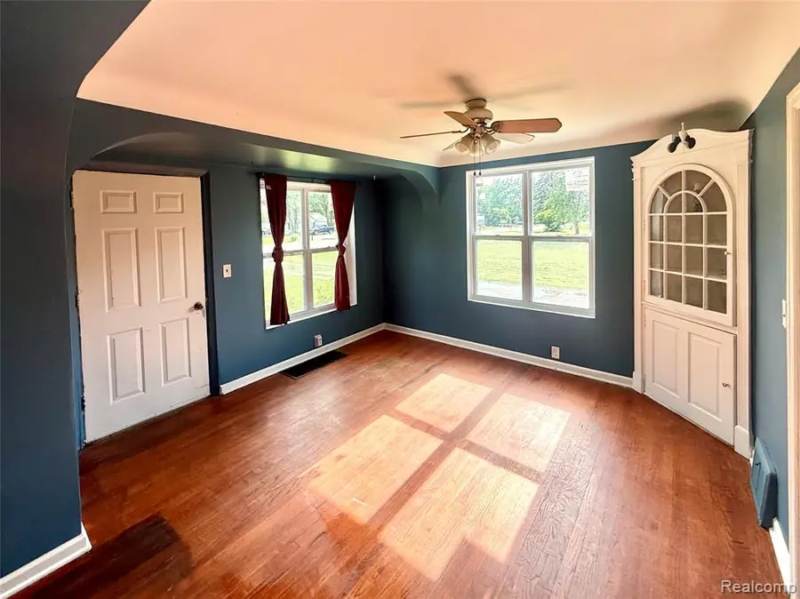 5388 Davison, Lapeer, MI 48446 - #2