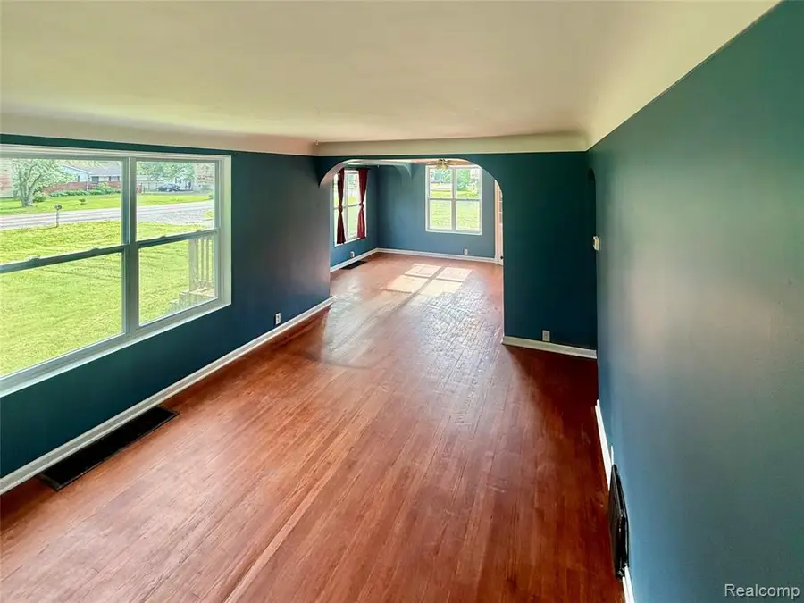 5388 Davison, Lapeer, MI 48446 - #3