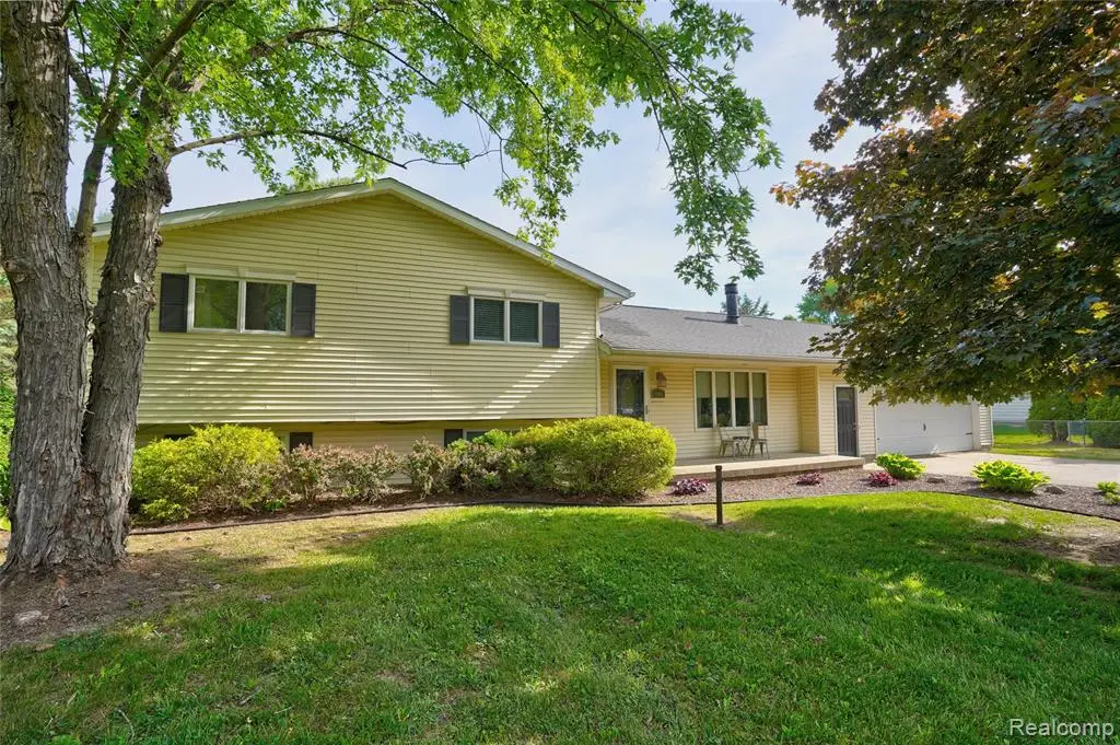 1055 E Hollywood, Clio, MI 48420 - #1