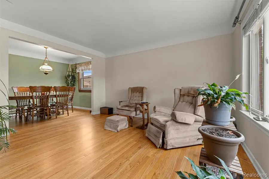 27240 W Pleasant Ridge, Dearborn Heights, MI 48127 - #3