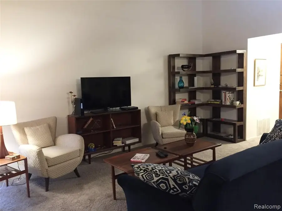 2405 Packard #40D, Ann Arbor, MI 48104 - #3