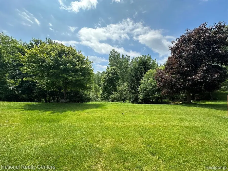 12104 Lexington #3, South Lyon, MI 48178 - #2